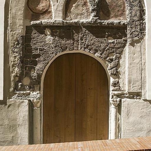 Portale su vicolo dei Barbuti