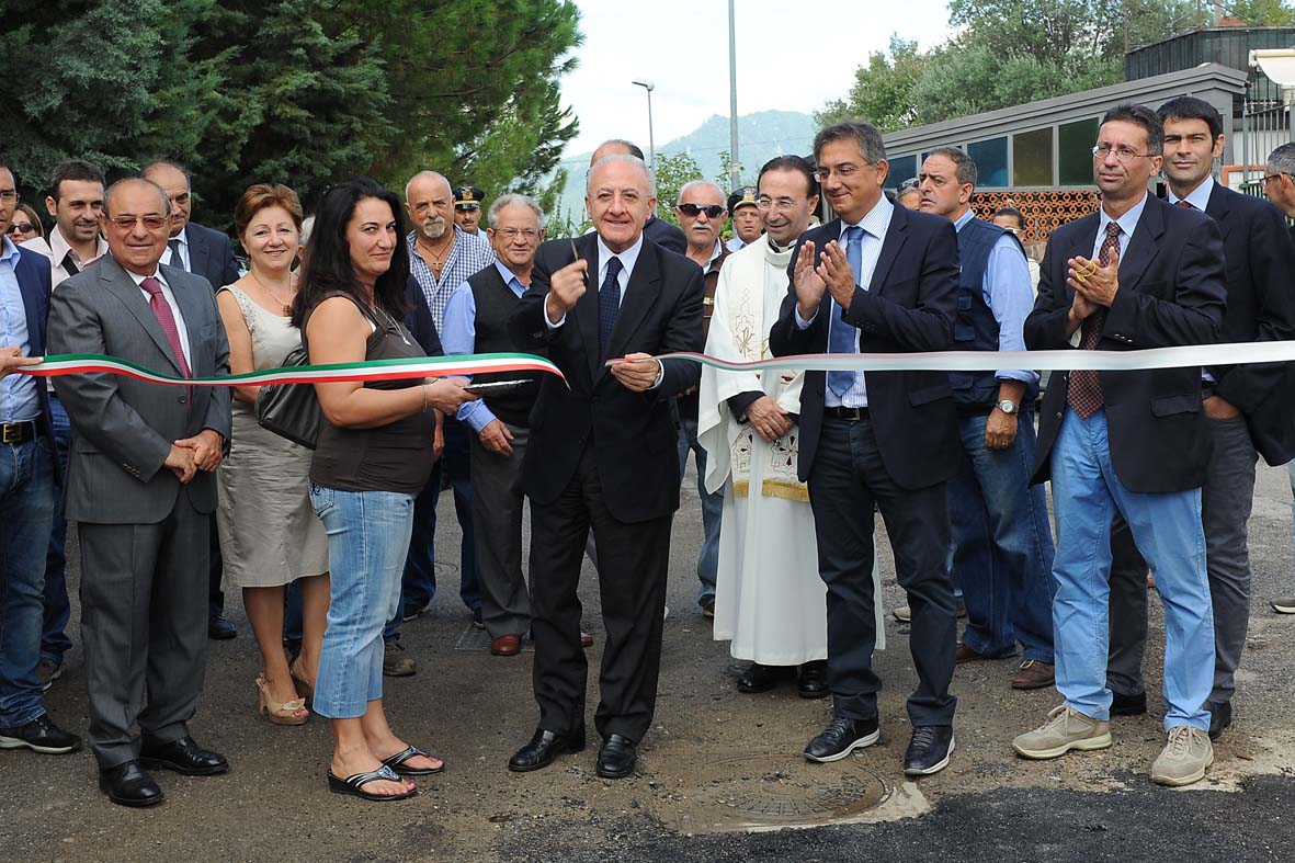 Il Sindaco De Luca inaugura i nuovi alloggi a Rufoli