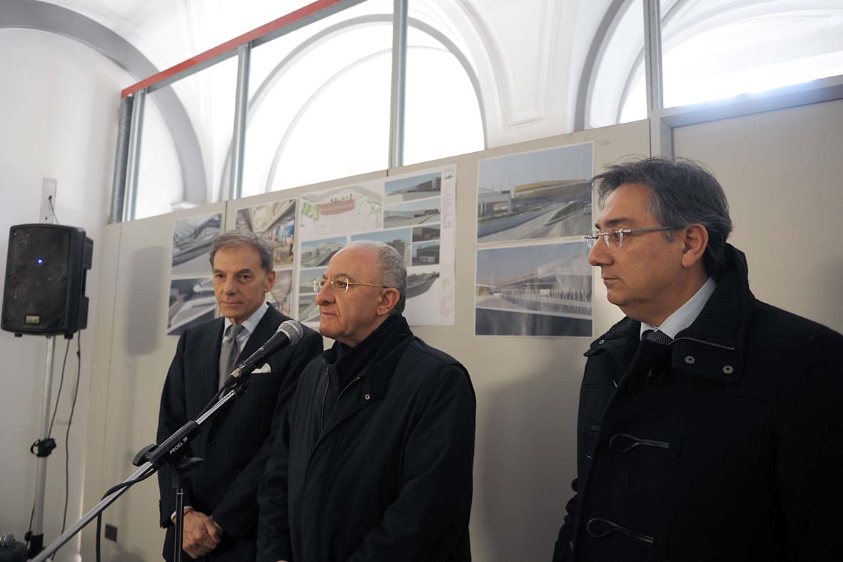 Il Sindaco V. De Luca ed il Presidente G. Lettieri in visita al cantiere nell'area delle ex MCM. Salerno, 12 marzo 2012  