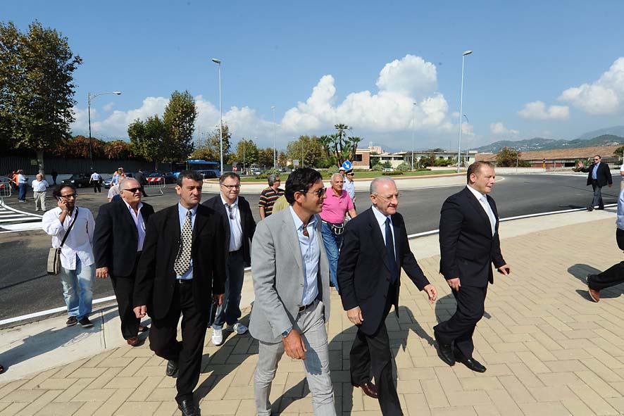 Il Sindaco De Luca inaugura la rotatoria di Via Generale Clark. Salerno, 24 settembre 2011.