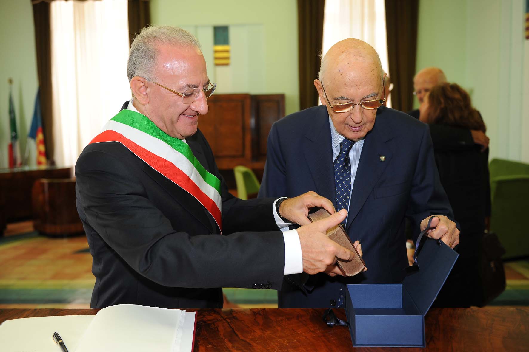 SALERNO saluta il Presidente della Repubblica GIORGIO NAPOLITANO. Palazzo di Citta', martedi' 14 settembre 2010