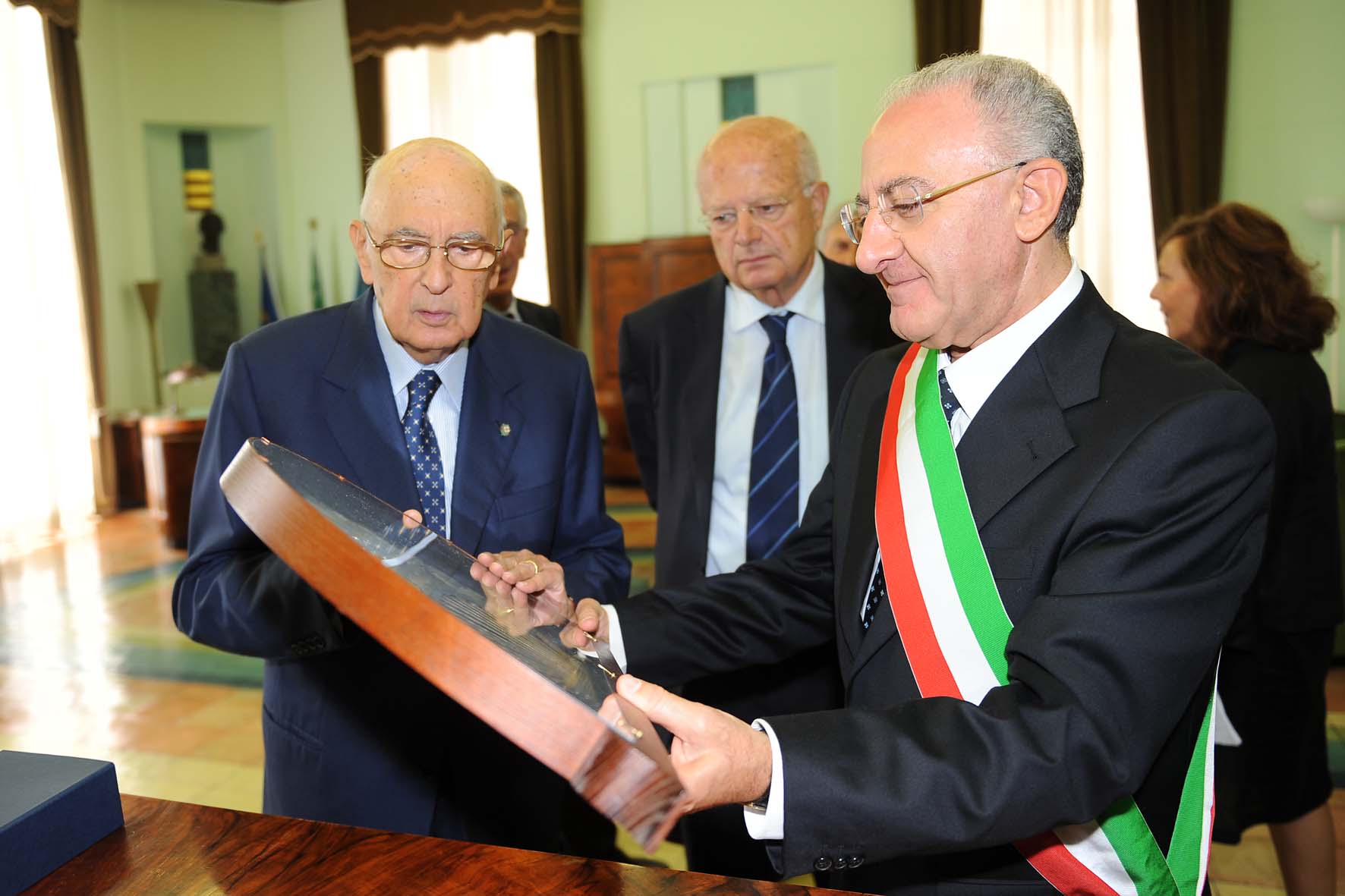 SALERNO saluta il Presidente della Repubblica GIORGIO NAPOLITANO. Palazzo di Citta', martedi' 14 settembre 2010