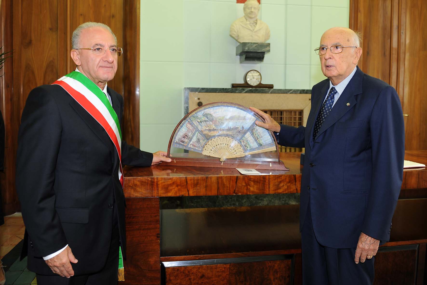 SALERNO saluta il Presidente della Repubblica GIORGIO NAPOLITANO. Palazzo di Citta', martedi' 14 settembre 2010