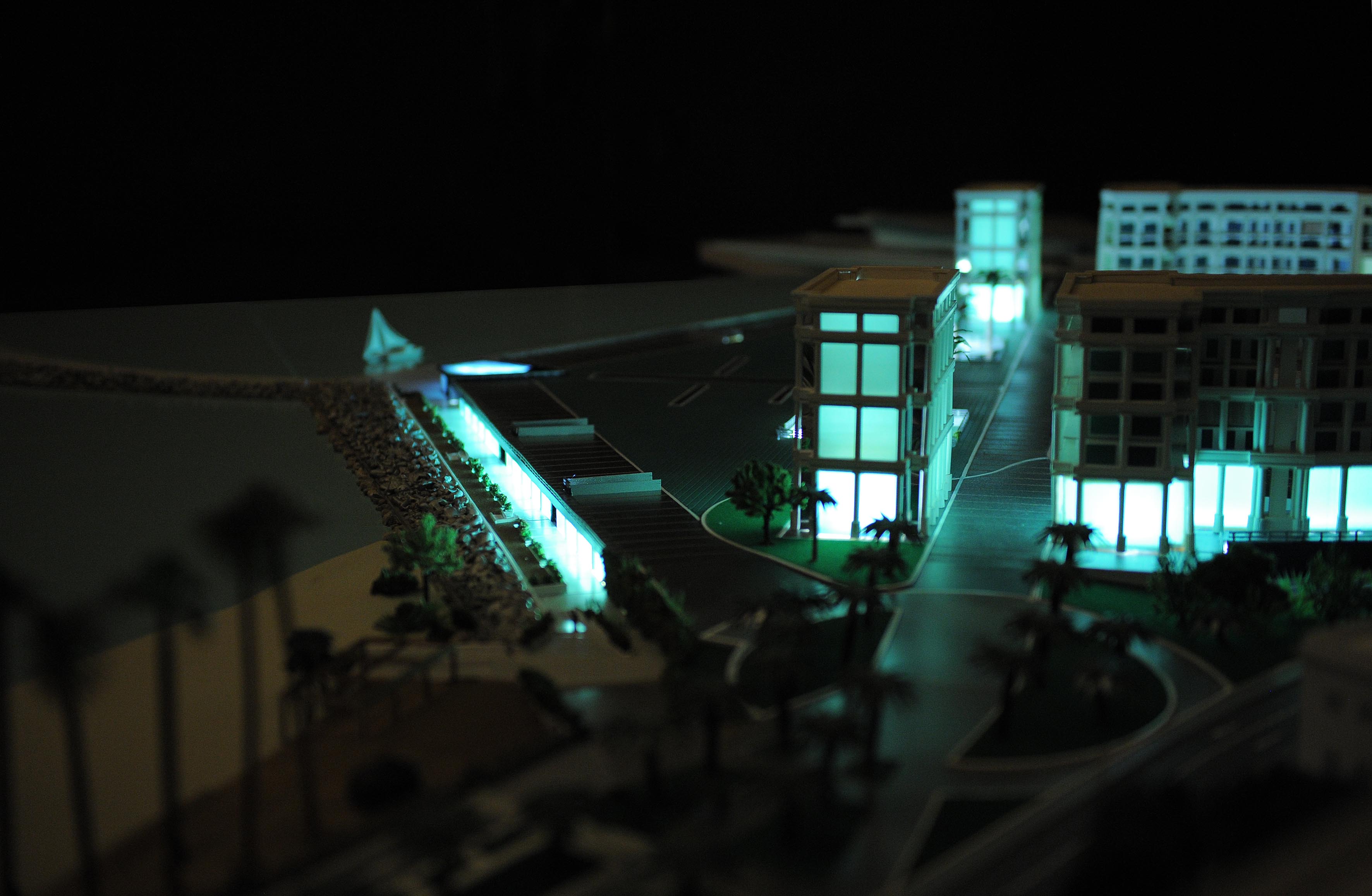 Esposto in Piazza Portanova il nuovo plastico del Crescent e di Piazza della Liberta' 