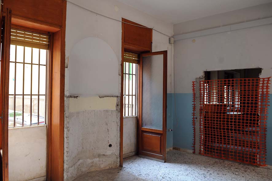 Il Sindaco di Salerno da' il via ai lavori per la realizzazione di un nuovo asilo nido comunale. Via Fusandola, giovedi' 2 luglio 2009