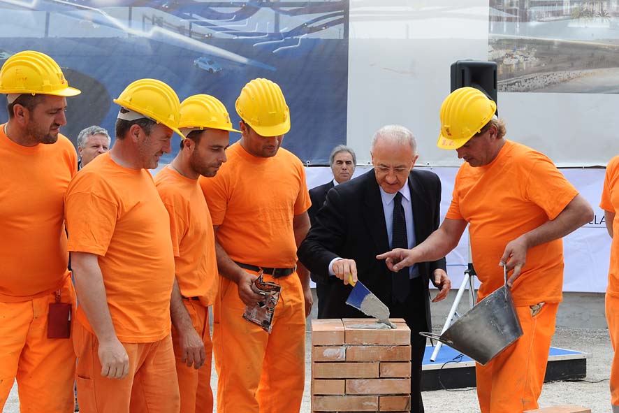Crescent: la posa della prima pietra con il Sindaco Vincenzo De Luca. Salerno, 13 Maggio 2011