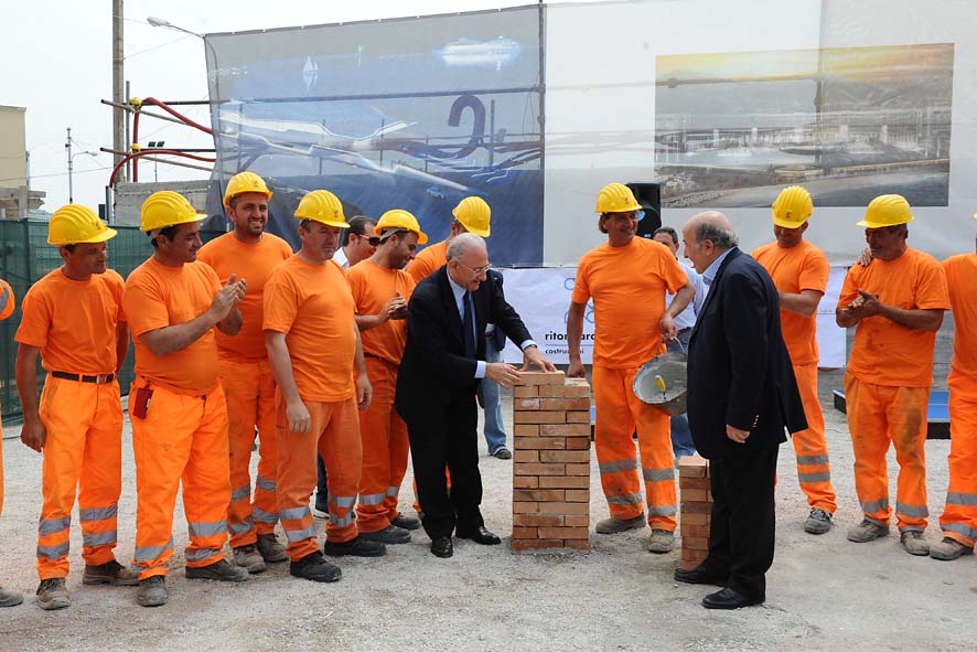 Crescent: la posa della prima pietra con il Sindaco Vincenzo De Luca. Salerno, 13 Maggio 2011