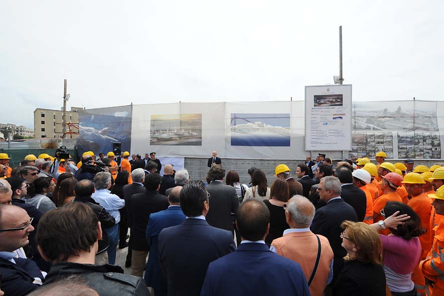 Crescent: la posa della prima pietra con il Sindaco Vincenzo De Luca. Salerno, 13 Maggio 2011