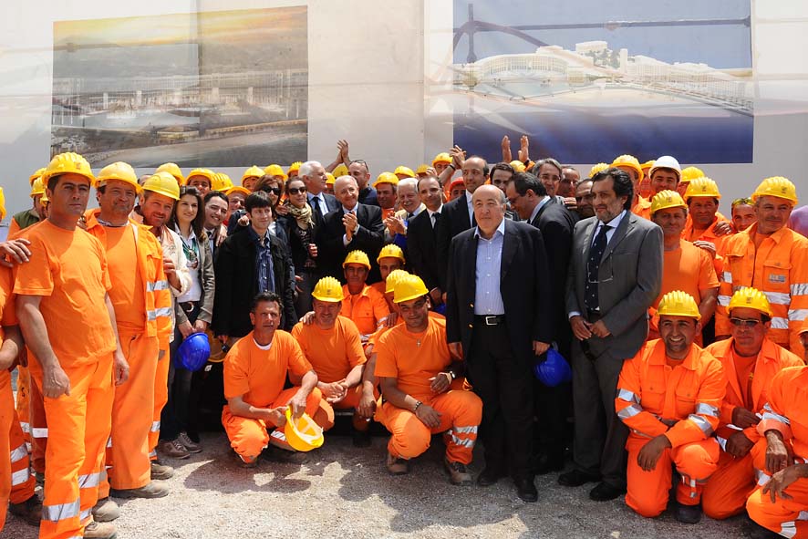 Crescent: la posa della prima pietra con il Sindaco Vincenzo De Luca. Salerno, 13 Maggio 2011