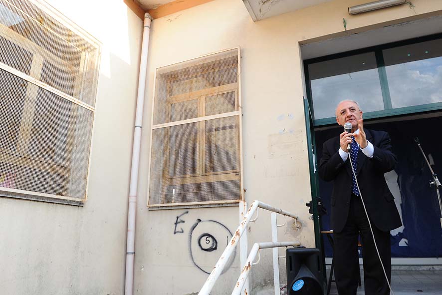 Un nuovo asilo nido a Pastorano. Cerimonia di inizio lavori con il Sindaco di Salerno Vincenzo De Luca. 28 aprile 2011