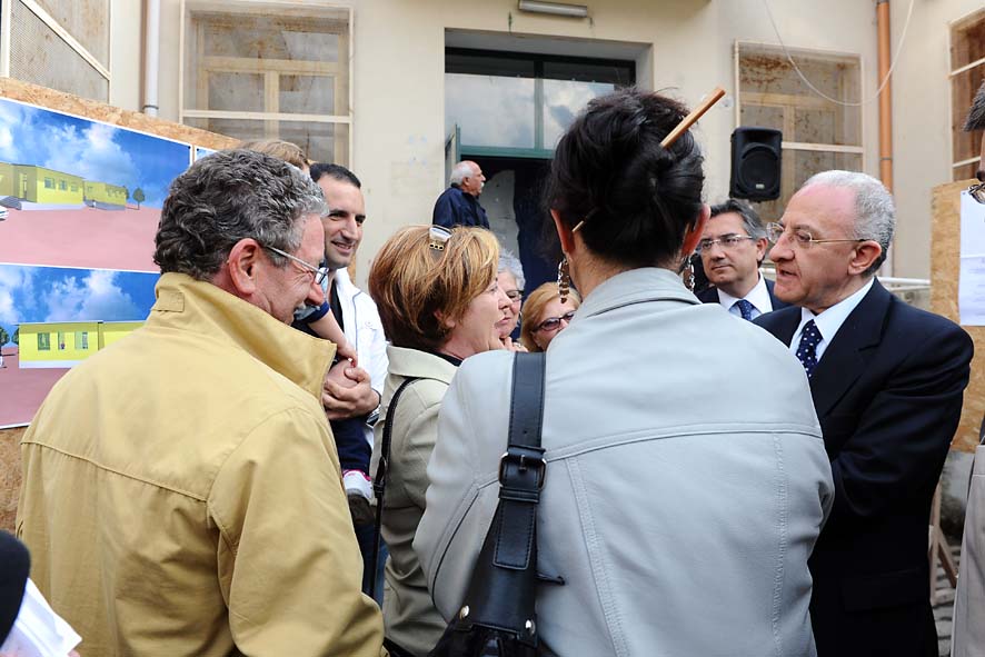 Un nuovo asilo nido a Pastorano. Cerimonia di inizio lavori con il Sindaco di Salerno Vincenzo De Luca. 28 aprile 2011