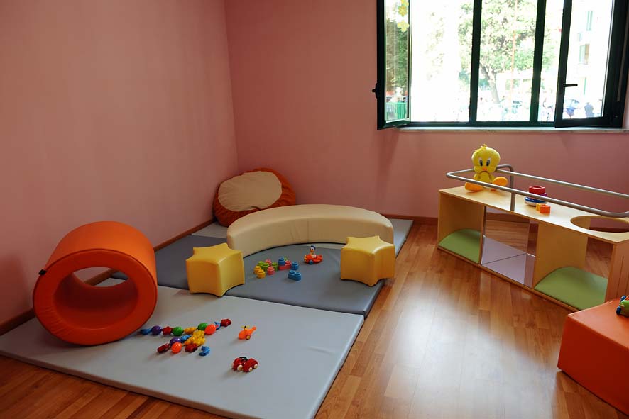 Il Sindaco De Luca inaugura l'Asilo Nido di Via Premuda. Salerno, 13 Settembre 2011