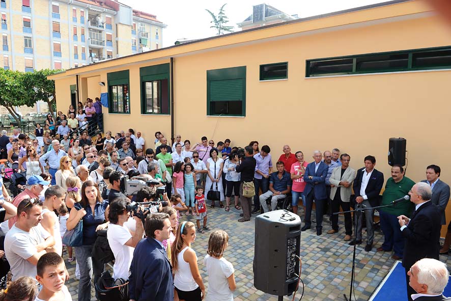 Il Sindaco De Luca inaugura l'Asilo Nido di Via Premuda. Salerno, 13 Settembre 2011