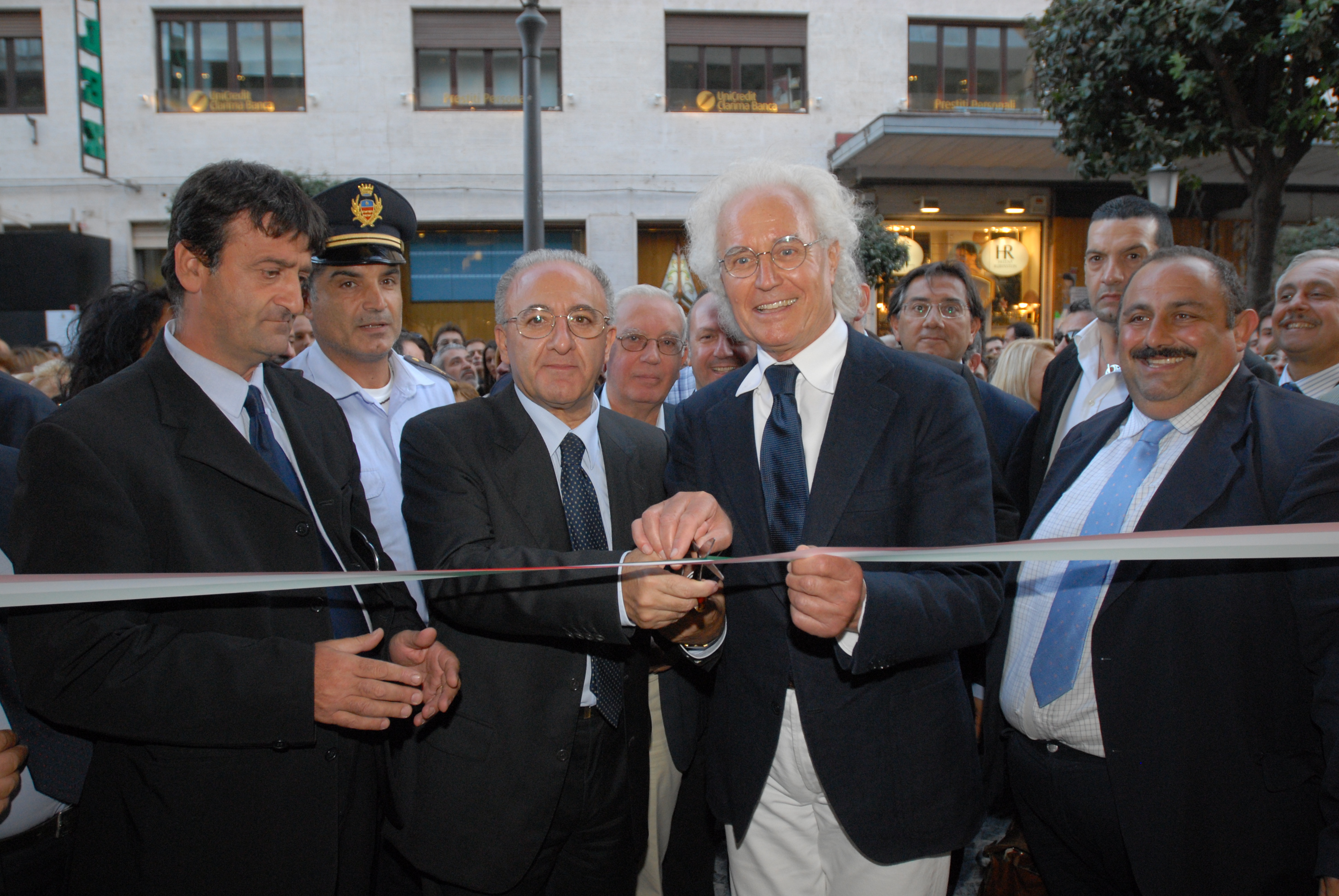 Il Sindaco Vincenzo De Luca e Luciano Benetton inaugurano il nuovo megastore al Corso Vittorio Emanuele. 20 settembre 2007