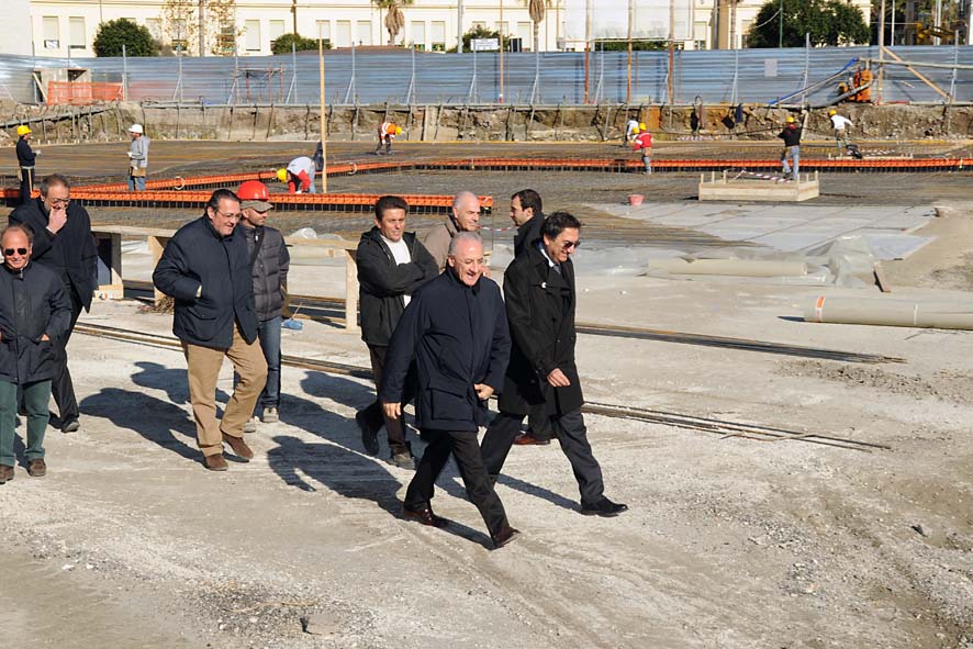 Visita al cantiere di Piazza della Liberta' con il Sindaco De Luca. 9 dicembre 2009