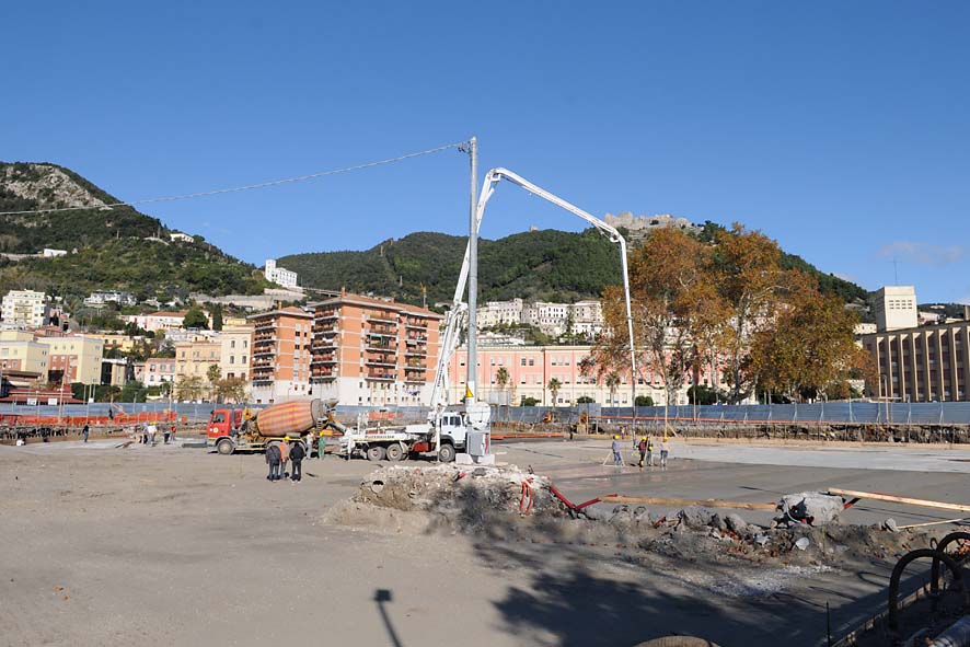 Visita al cantiere di Piazza della Liberta' con il Sindaco De Luca. 9 dicembre 2009