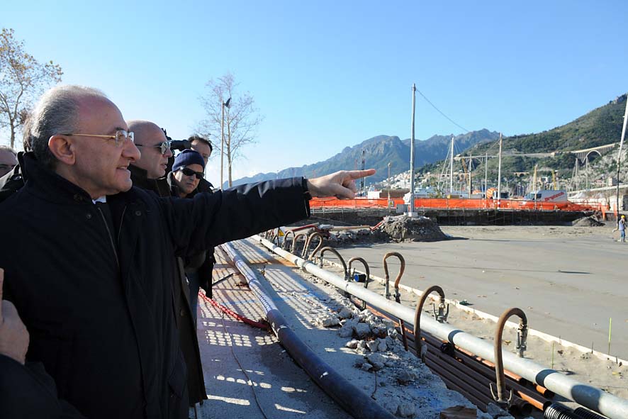 Visita al cantiere di Piazza della Liberta' con il Sindaco De Luca. 9 dicembre 2009