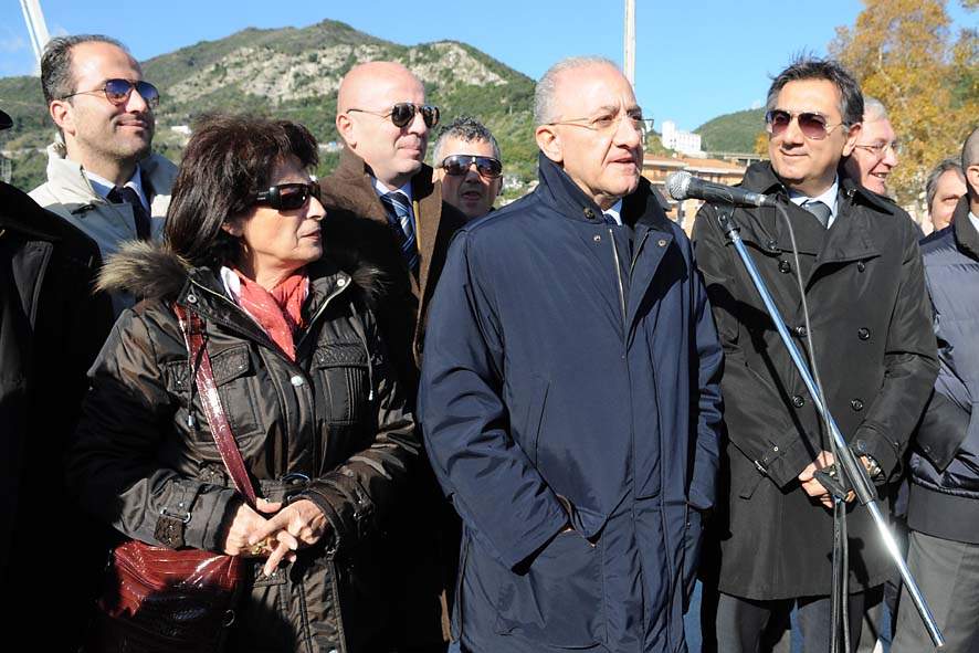 Visita al cantiere di Piazza della Liberta' con il Sindaco De Luca. 9 dicembre 2009
