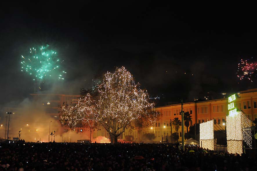 Capodanno in piazza a Salerno. Piazza della Liberta', 31 dicembre 2009