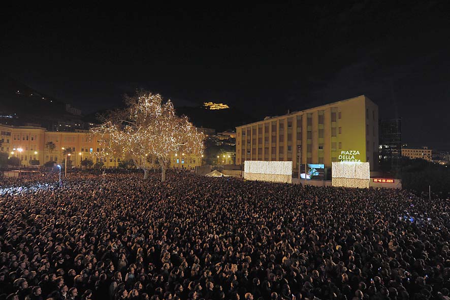 Capodanno in piazza a Salerno. Piazza della Liberta', 31 dicembre 2009