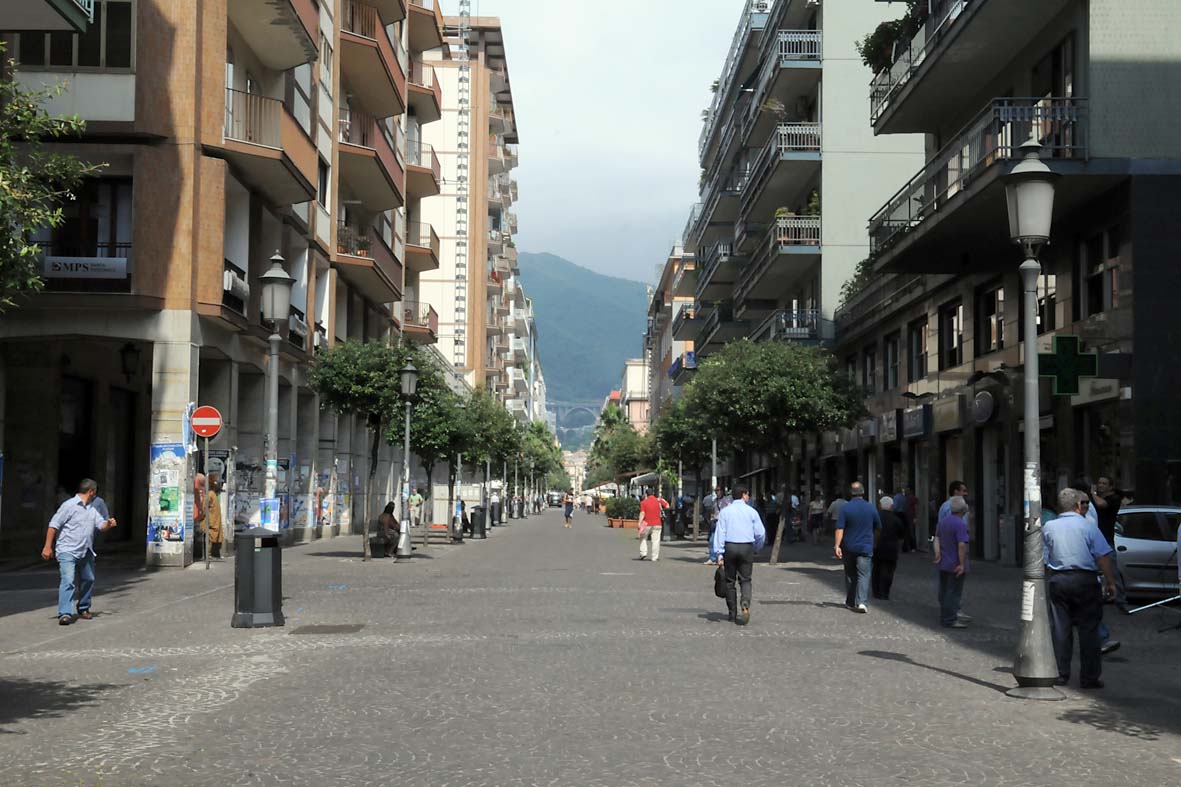 Corso Vittorio Emanuele: il Sindaco De Luca da' il via ai lavori di risistemazione e arredo urbano. 8 luglio 2009