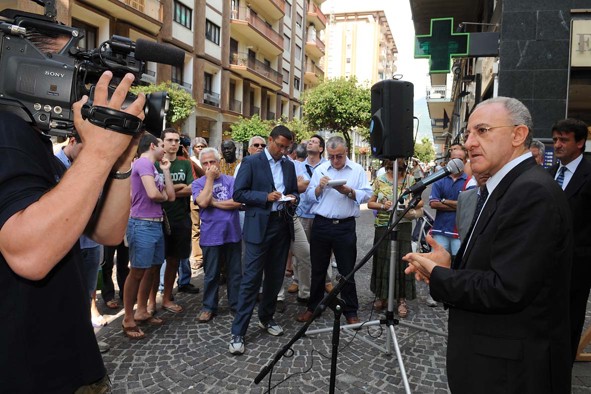 Corso Vittorio Emanuele: il Sindaco De Luca da' il via ai lavori di risistemazione e arredo urbano. 8 luglio 2009