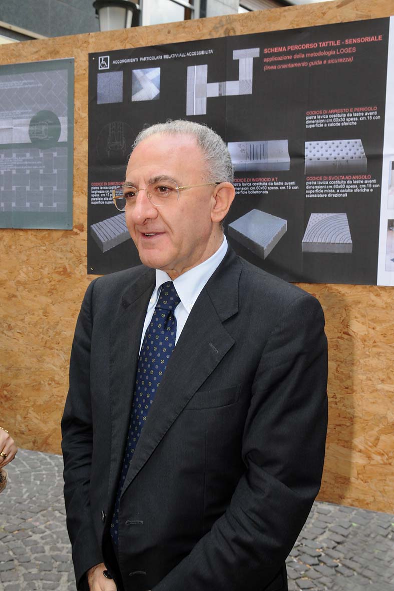 Corso Vittorio Emanuele: il Sindaco De Luca da' il via ai lavori di risistemazione e arredo urbano. 8 luglio 2009