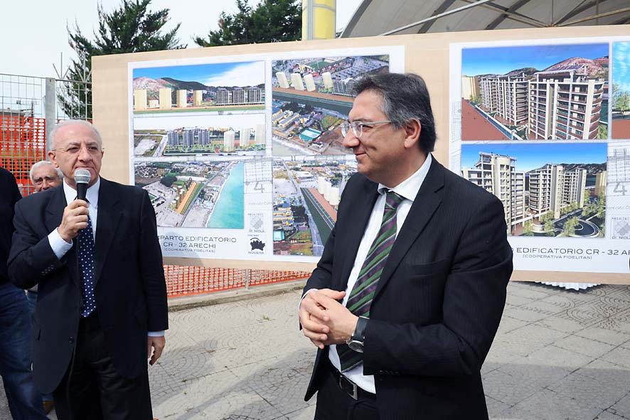 Demolizione in via Allende e inizio lavori nuova Litoranea Orientale con il Sindaco De Luca. Salerno, 2 maggio 2011