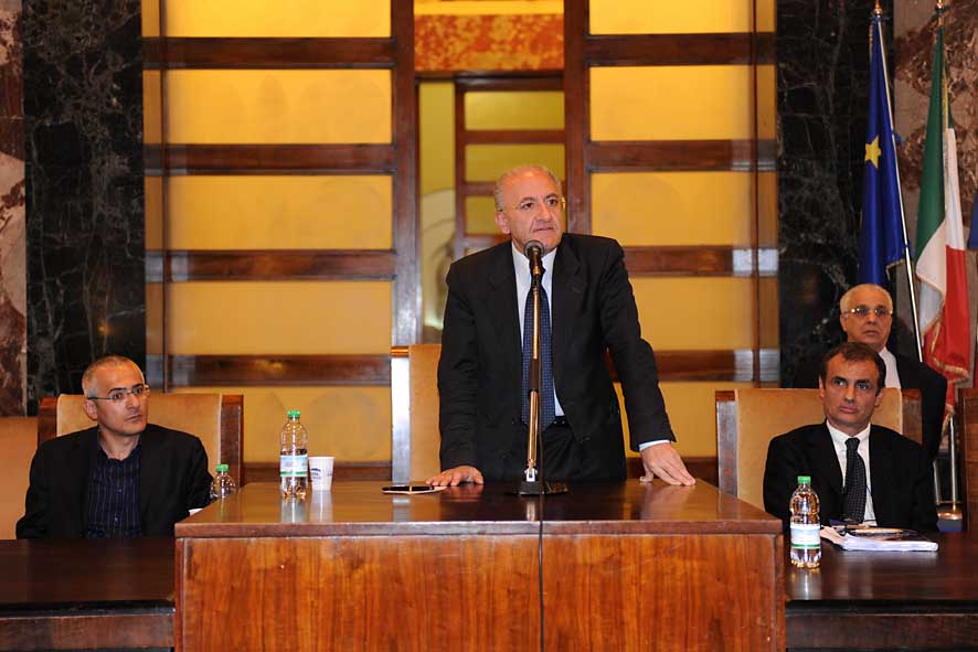 Con il 72% Salerno e' il primo capoluogo dItalia per la raccolta differenziata. Il Sindaco festeggia con la citta' l'importante traguardo raggiunto. Palazzo di Citta' 16 ottobre 2009