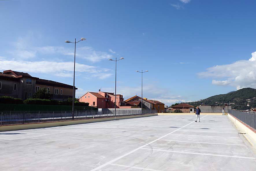 Con il Sindaco De Luca inaugurazione del parcheggio in Via degli Etruschi. Salerno, 20 settembre 2011.
