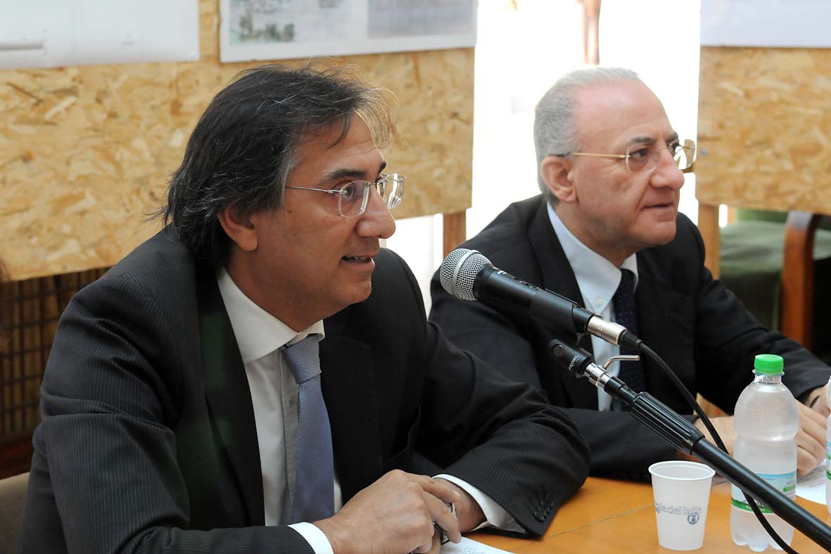 Il Sindaco De Luca presenta la pubblicazione del bando per la realizzazione di 2020 nuovi alloggi ERP nel territorio cittadino.Palazzo di Citta', martedi' 23 giugno 2009