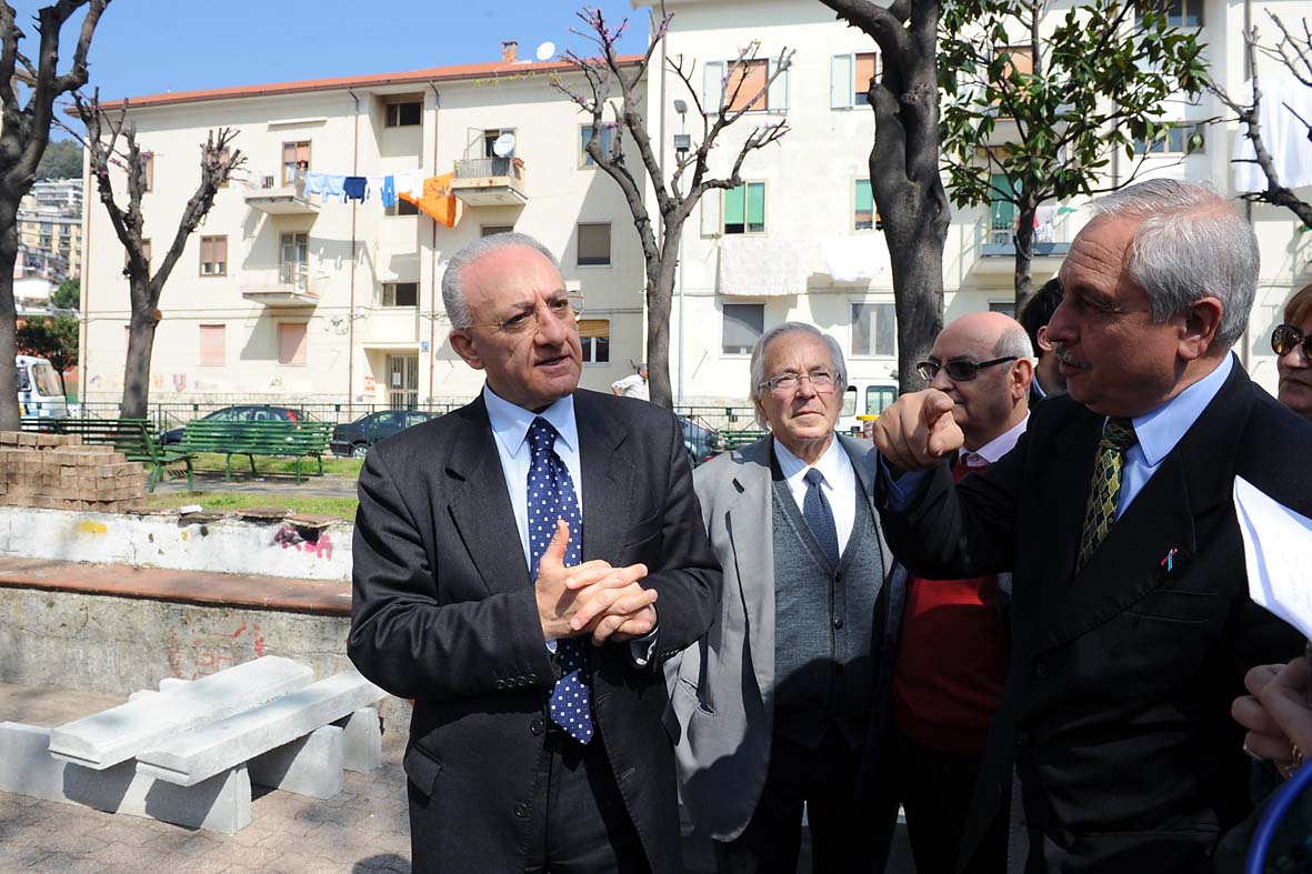 Al via i lavori in piazza De Crescenzo a Torrione Alto. Salerno, 5 aprile 2011