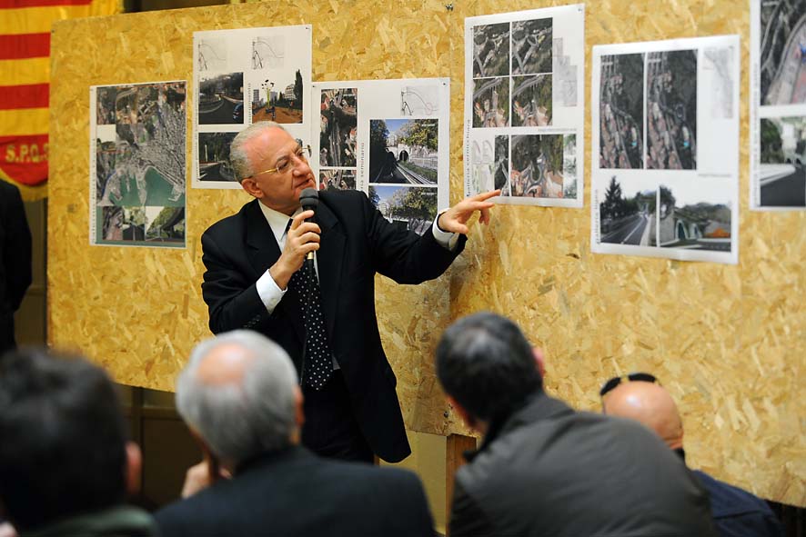 Presentazione del bando per la realizzazione del progetto Salerno Porta Ovest . Comune di Salerno, 27 aprile 2011