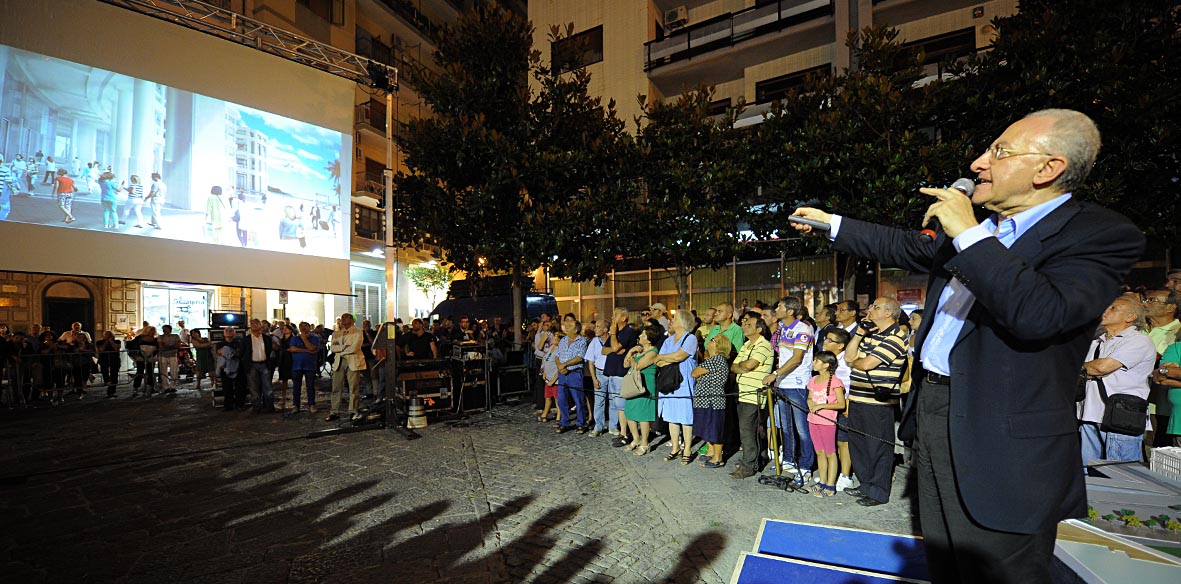 Esposto in Piazza Portanova il nuovo plastico del Crescent e di Piazza della Liberta' 
