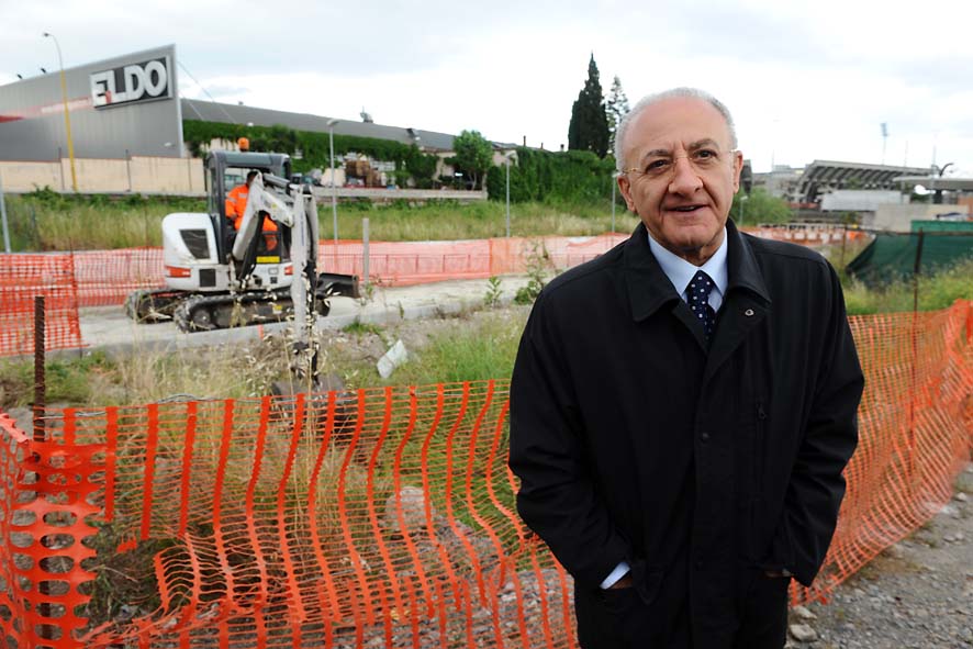 Il Sindaco De Luca ha dato inizio ai lavori per il raddoppio della strada San Leonardo. Salerno, 17 Maggio 2011