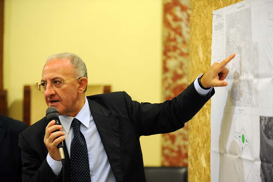 Il Sindaco De Luca illustra il progetto dello svincolo di Sala Abbagnano. Conferenza stampa con l' ANAS a Palazzo di Citt, 16 settebre 2010