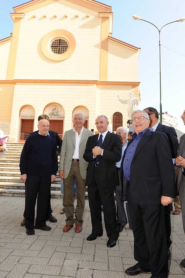 Il Sindaco De Luca avvia i lavori di ristrutturazione del Sagrato e dei Giardini Pubblici di San Giovanni Bosco. 6 ottobre 2009