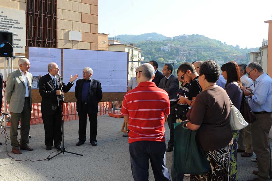 Il Sindaco De Luca avvia i lavori di ristrutturazione del Sagrato e dei Giardini Pubblici di San Giovanni Bosco. 6 ottobre 2009