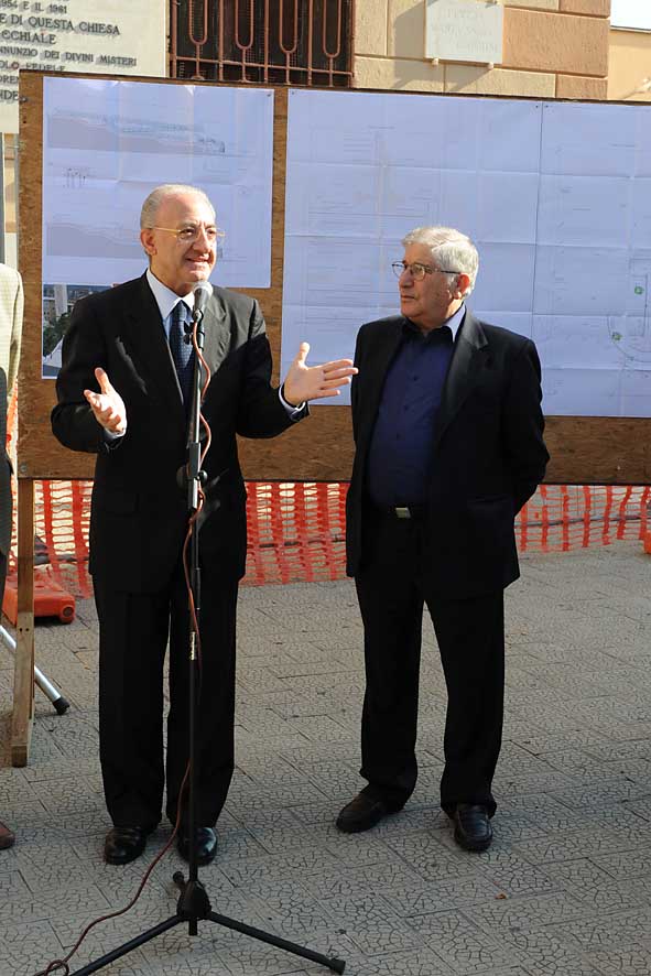 Il Sindaco De Luca avvia i lavori di ristrutturazione del Sagrato e dei Giardini Pubblici di San Giovanni Bosco. 6 ottobre 2009