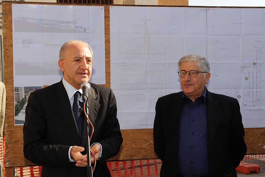 Il Sindaco De Luca avvia i lavori di ristrutturazione del Sagrato e dei Giardini Pubblici di San Giovanni Bosco. 6 ottobre 2009