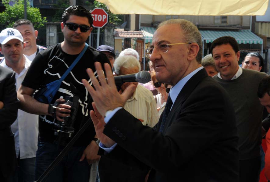 Il sindaco inaugura la nuova rotatoria e il nuovo parcheggio a Pastena, 27 maggio 2009