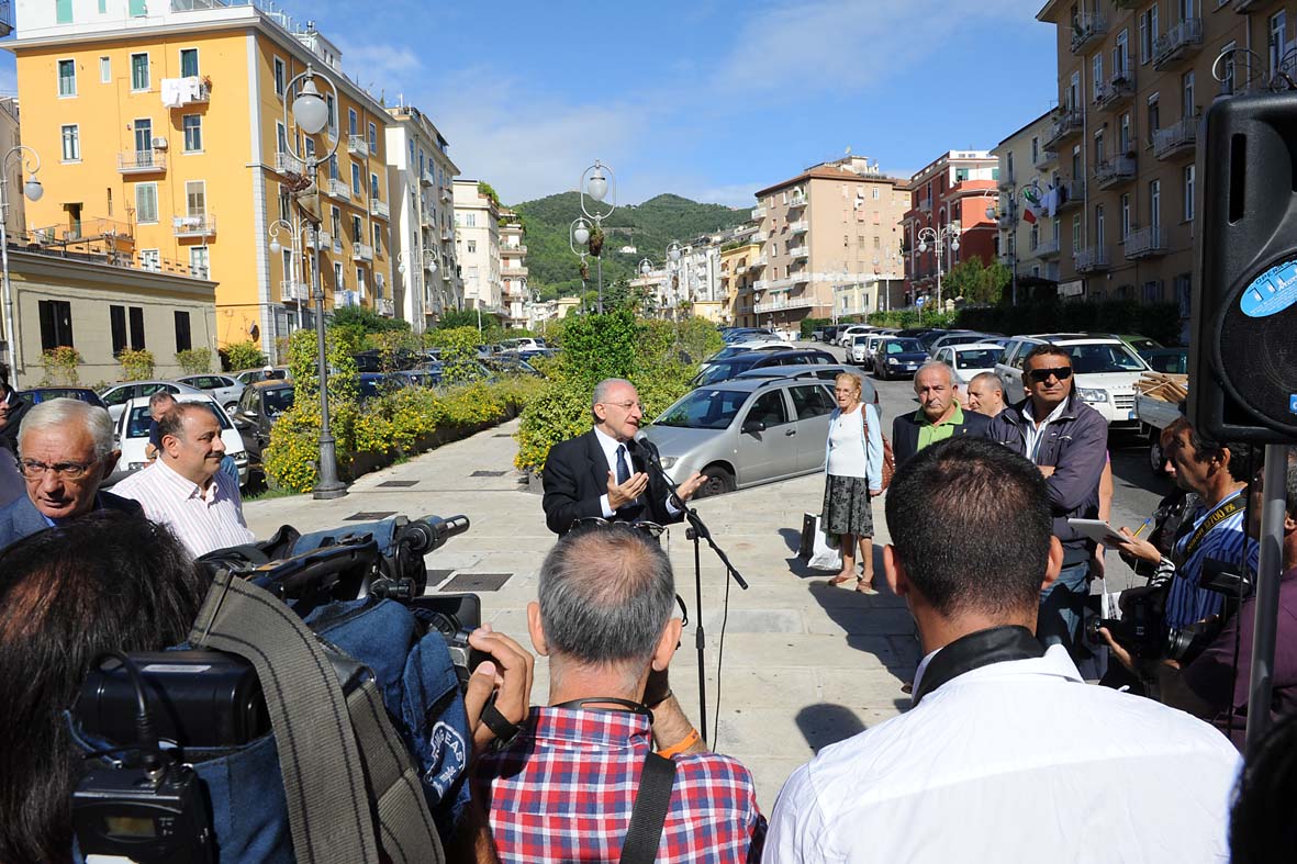 Trincerone Est, demolito manufatto fatiscente all'incrocio tra Via Diaz e Via Nizza